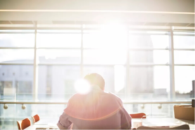裁員成風，這家實木家具企業卻要高薪招人！