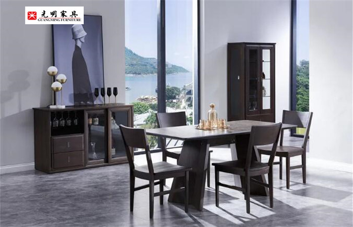 一套實木餐桌椅的使用與養護