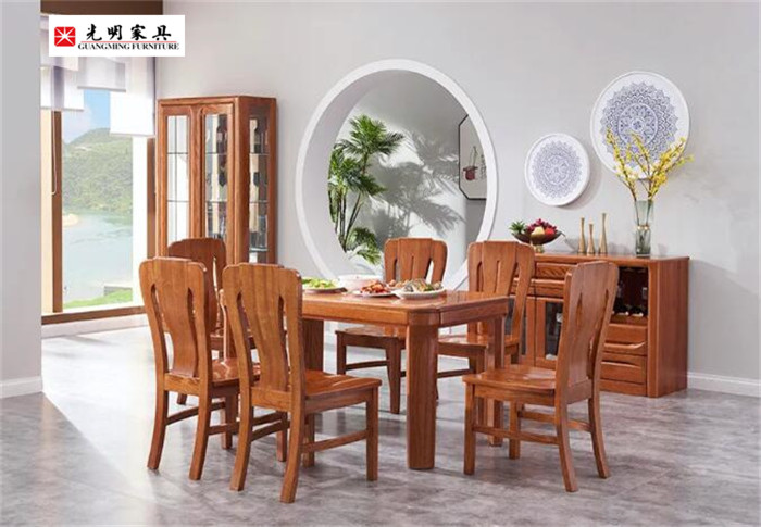 一套實木餐桌椅的使用與養護